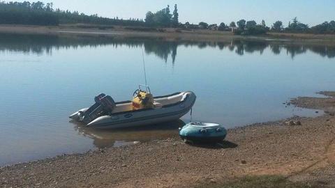 Gemini Rubberduck with 2 x 30 Mariner motors pull start