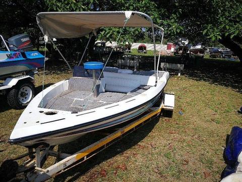 Bass boat