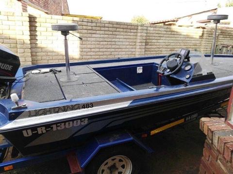 Lightning 483 Bass Boat