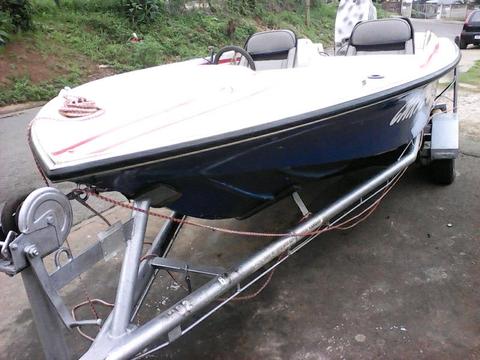 BOAT SINGLE MOTOR 4 MAN