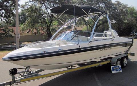 2009 Panache 2250 with 250hp Evinrude E-Tec