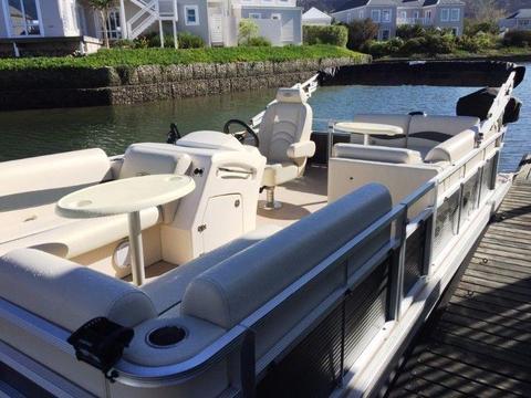 6.25m Watermark Pontoon with 90 Hp Suzuki 4 stroke - R 550 000