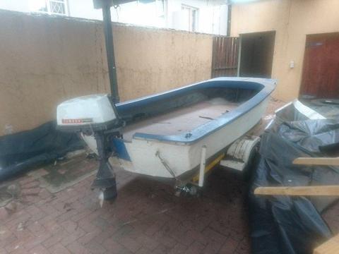 Fishing boat with trailer and 125 Yamaha motor