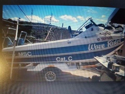 Invader cat boat 17.6