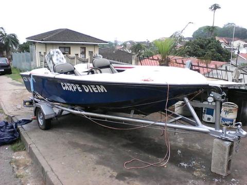 BOAT AND TRAILER URGENT SALE!!!!!