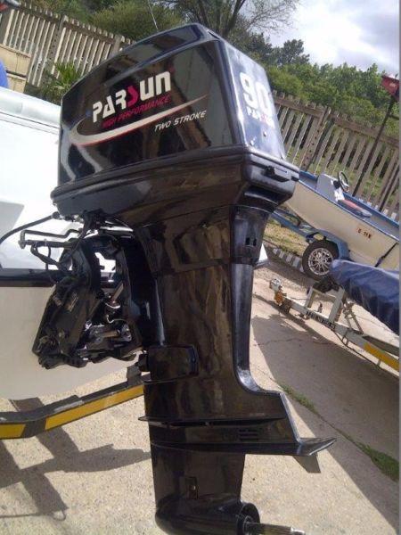 Outboard 90 HP brand new !