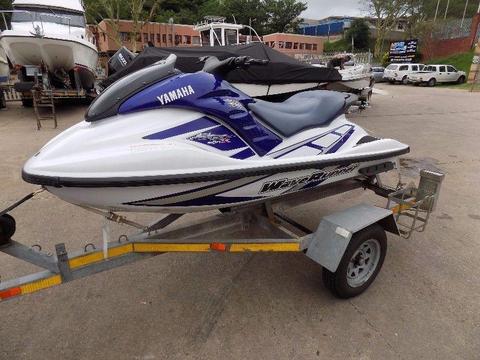 yamaha wave runner GP 800 R mint condition low hours !!!!!!!!!!!
