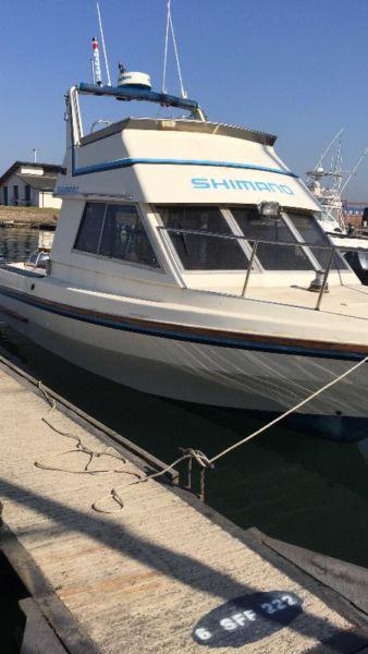 URGENT SALE - 7,6m (27ft) Rob Craft with Cabin with Flybridge for sale