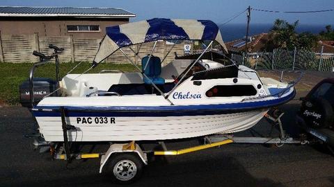 CAPTAINS CABIN BAY BOAT 4.3 METRE