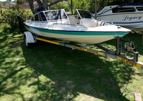 17ft Raven Bow Rider Speed Boat