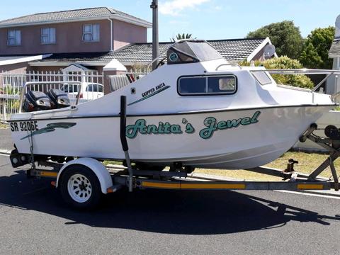 4.9m Dorado hull and trailer