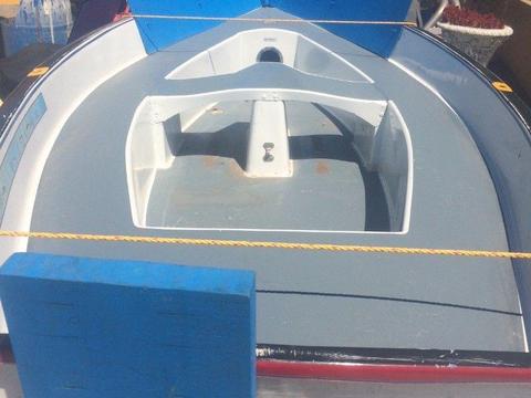 Dinghy boat
