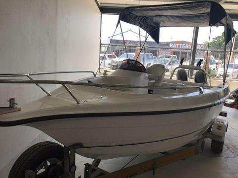 Explorer 190 with 2 x F70 Yamaha Outboards (19 hours only) on Trailer