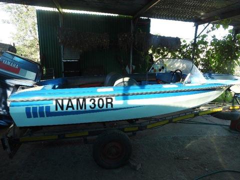 Malibu Boat with 90HP Yamaha Motor