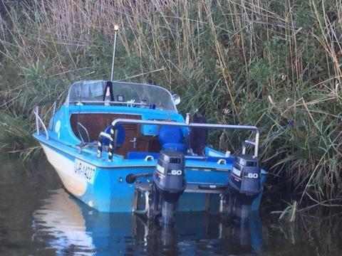 18 Foot Vagabond cabin boat with 2 x 60hp Yamaha motors