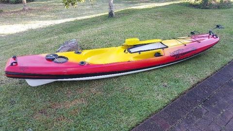 **Wavemaster Fishing Kayak - With Paddle and PFD - Great Condition**
