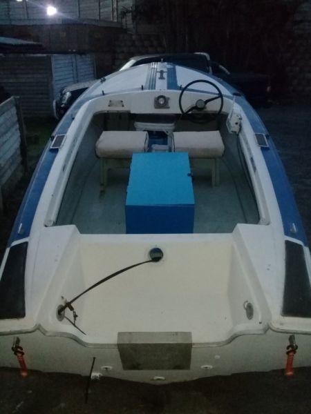 Boat and trailer no motor. R8000 good condition