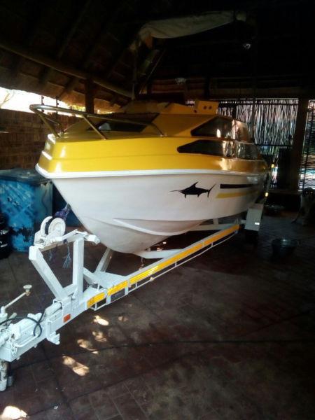 Boat for sale - Cabin Cruiser