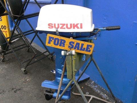 SUZUKI 20hp outboard motor. R5000.00