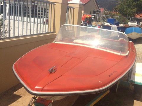 Speed boat