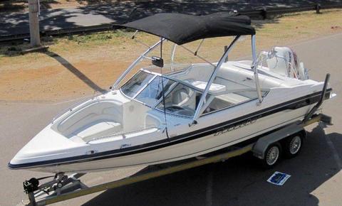 2009 Panache 2250 with 250hp Evinrude E-Tec