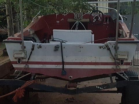 2x 50HP Yamaha on trailer