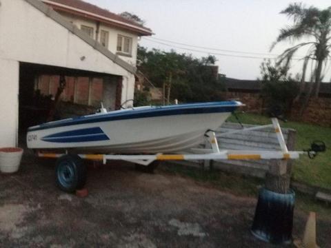 Boat and trailer no motor. R8000 good condition
