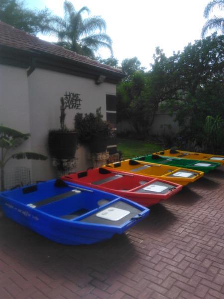 Plastic Fishing Boat - Brick7 Boats