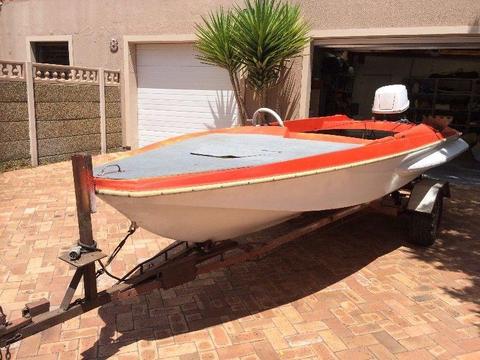 Fishing boat project, with engine on trailer. R9500 ONO!!!!