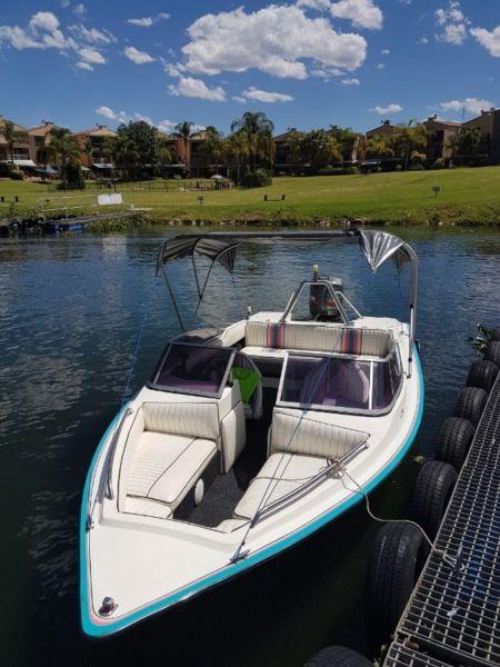 Raven speedboat 135hp Mariner V6