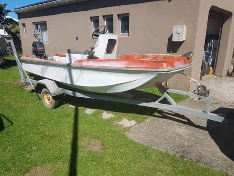4.1 M Cathedrall Hull Boat NO MOTOR