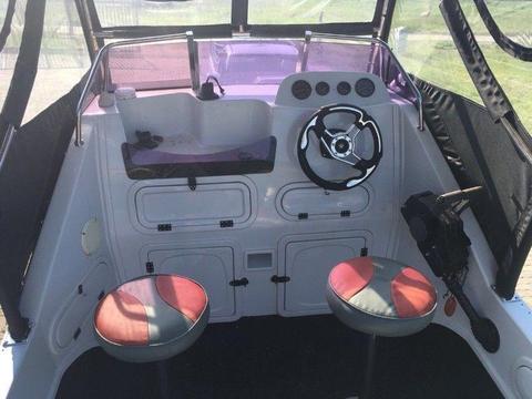 17’ Cozy Cat deep sea boat