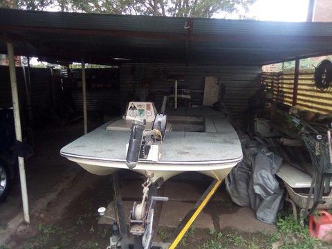Dam Boat for sale