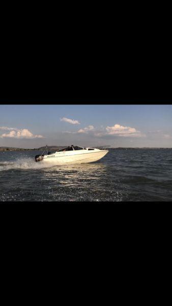 Bayliner with 200hp in excellent condition