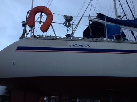 36 ft Atlantis yacht for sale, 1989 model, R385 000. Call Anje` 082 883 0799 to view