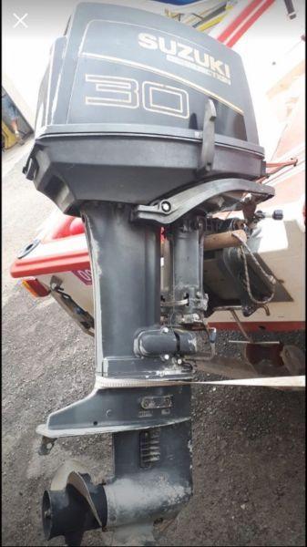 Suzuki 30HP 2 Stroke Motor