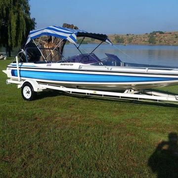 Viking 210 Barefooter Family Runabout