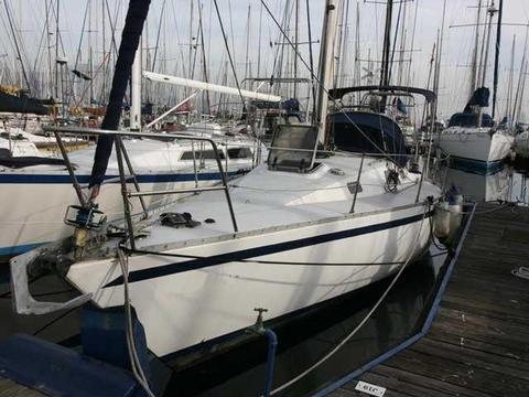 Sailing Yacht - 33 foot Petersen (great condition)