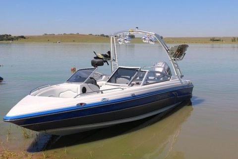 Panache 2250 powered by F225 Honda