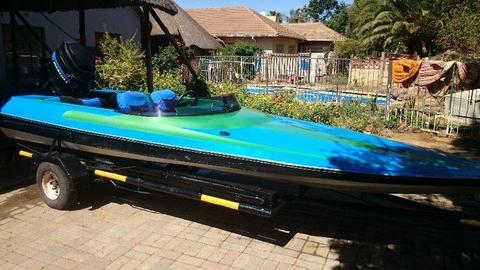 Speed boat with 115hp motor