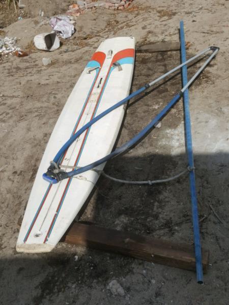 Sailboard with accessories what offers?