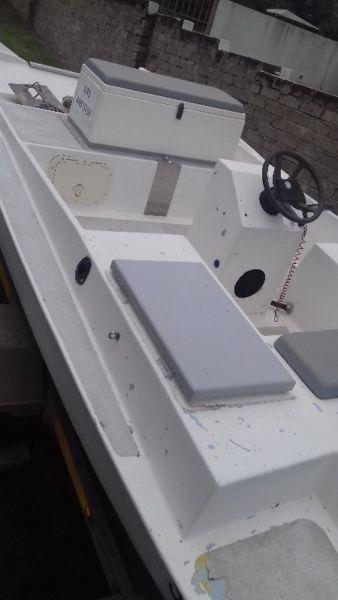 5 metre Twin hull, wet deck boat. Mariner 30hp short shaft and trailer