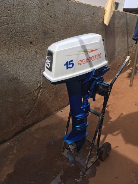 Selling Suzuki 15hp outboard motor