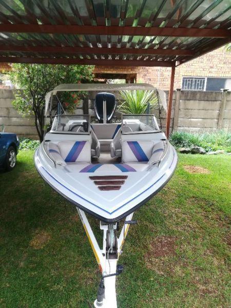 Raven Bow rider with Yamaha 115 v4 in excellent condition
