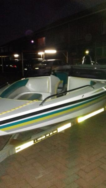 90 HP Yamaha speed boat
