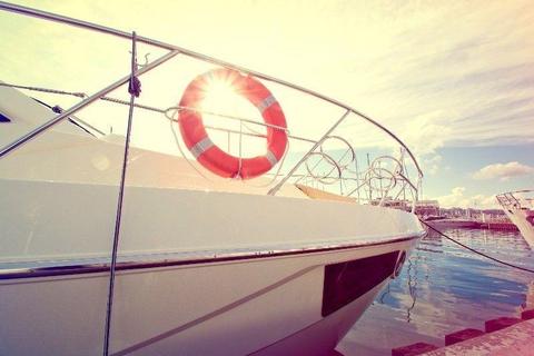 STCW SAFETY MARINE TRAINING AND CERTIFICATES Courses run every week! Cape Town