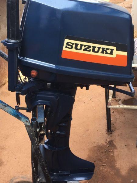 Selling 9.9hp Suzuki outboard motor