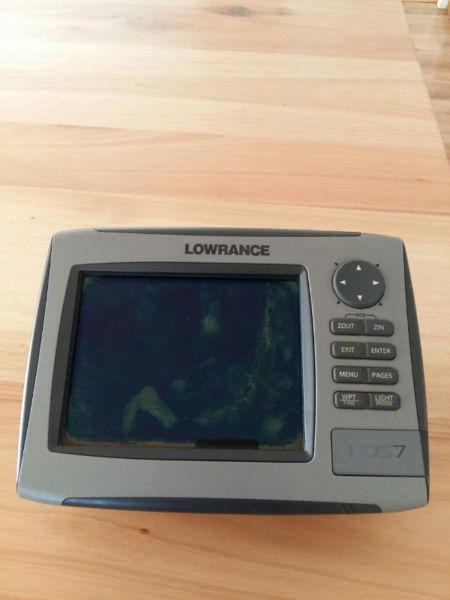 Lowrance HDS 7 With structure scan