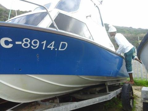 Boat For Sale Voetstoots selling AS IS. DROPPED PRICE TO R45000.00