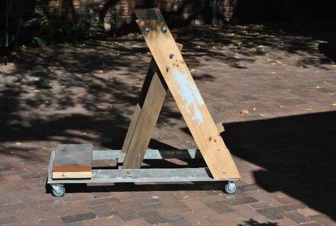Outboard motor stand 15 hp